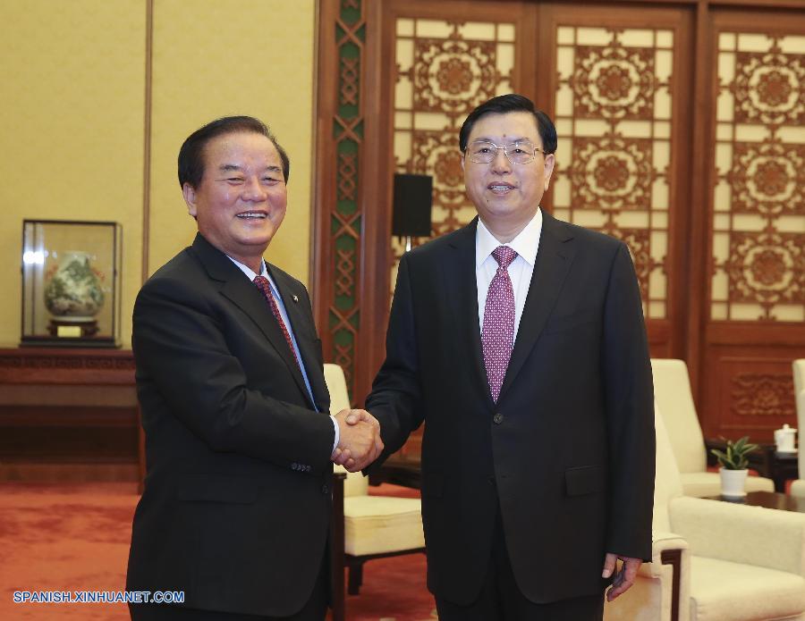 El máximo legislador chino, Zhang Dejiang, se reunió hoy en Beijing con el vicepresidente de la Asamblea Nacional de la República de Corea, Jeong Kab-yoon.