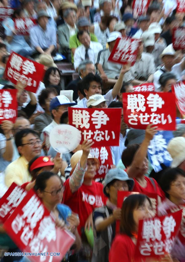 Más de 20.000 oponentes a los proyectos de ley sobre seguridad impulsados por el gobierno de Japón se reunieron hoy en el centro de Tokio para manifestar su oposición a la administración del primer ministro Shinzo Abe, quien intenta que sean aprobados el próximo jueves.