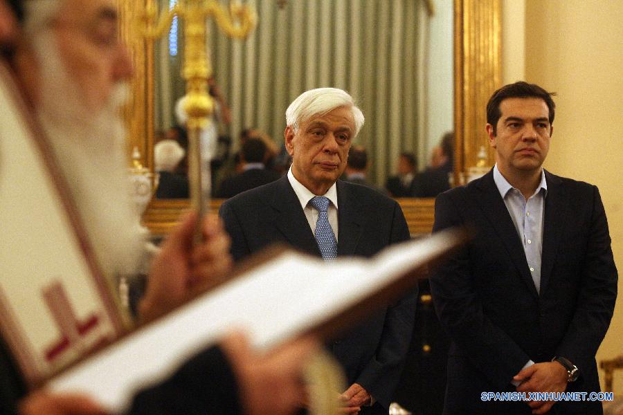 El gabinete de Grecia prestó hoy juramento luego de algunos cambios provocados por una revuelta dentro del partido de izquierda radical de la coalición gobernante, Syriza, en contra de un nuevo acuerdo de rescate adoptado esta semana.