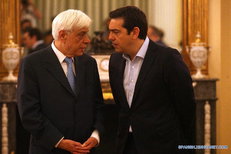 El gabinete de Grecia prestó hoy juramento luego de algunos cambios provocados por una revuelta dentro del partido de izquierda radical de la coalición gobernante, Syriza, en contra de un nuevo acuerdo de rescate adoptado esta semana.