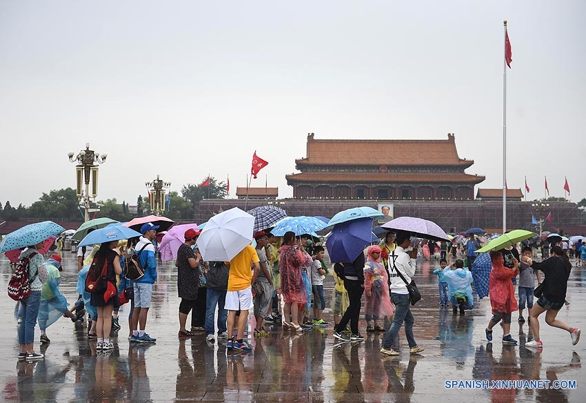 La autoridad de meteorología de China renovó hoy la alerta azul, el más bajo de los cuatro niveles del sistema de alerta, por tormentas de lluvia en una vasta parte del país.