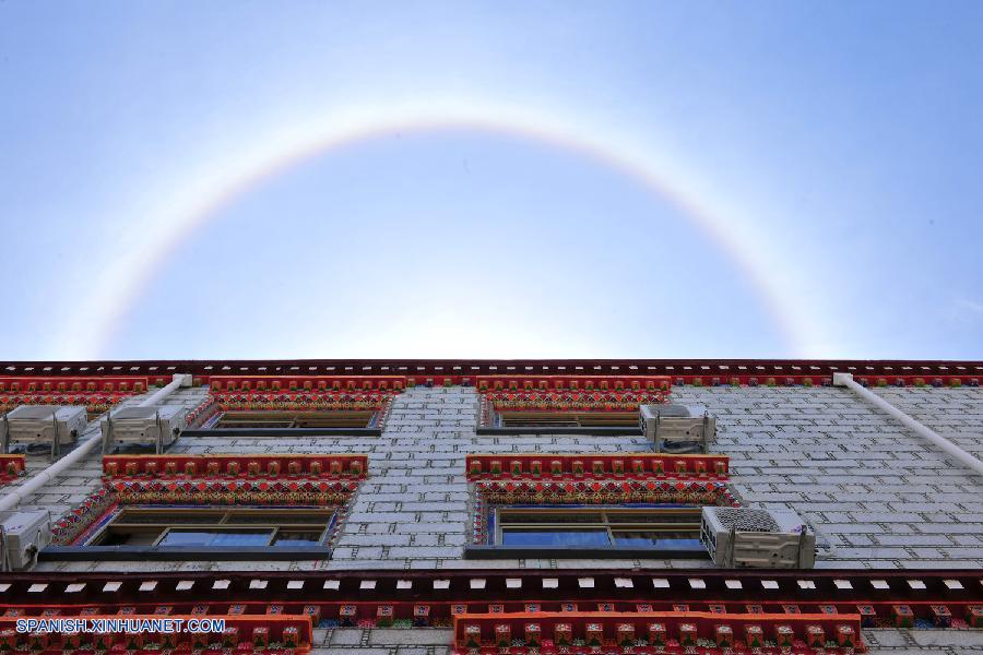 Tíbet: Halo solar en Lhasa