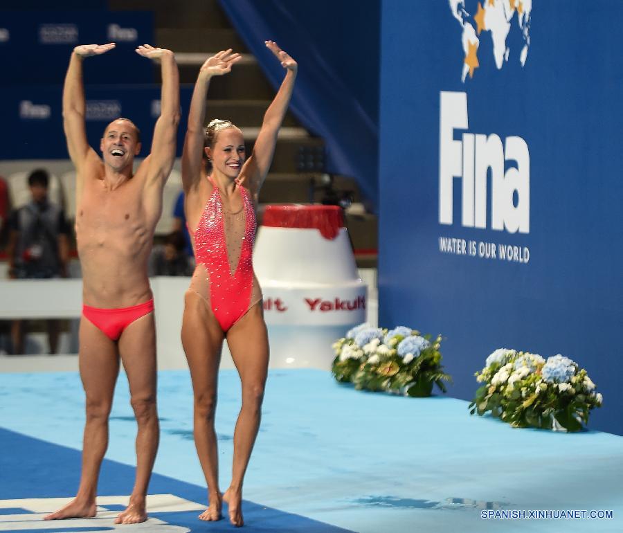 La pareja compuesta por los estadounidenses Christina Jones y Bill May ganó la medalla de oro en la modalidad de dúo mixto técnico de natación sincronizada en los Mundiales de Kazán (Rusia).