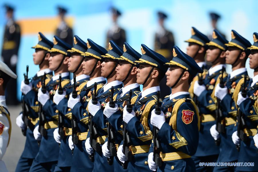 Este año marca el 88º aniversario de la fundación del Ejército Popular de Liberación de China (EPL). Desde su fundación el ejército chino ha participado ampliamente en misiones de mantenimiento de la paz, cooperaciones internacionales en operaciones antiterroristas, ejercicios conjuntos, y desfile militar, ect. China también ha desplegado 20 convoyes de escolta a los golfo de Adén y Somali en los esfuerzos multinacionales para proteger las rutas internacionales de transporte. Hasta el pasado mayo de este año el Ejército Popular de Liberación de China ha participado en 24 misiones de mantenimiento de la paz de la ONU y ha celebrado más de 100 ejercicios militares conjuntos con más de 50 países. El ejército chino ha contribuido al mantenimiento de la paz  alrededor del mundo a través por cooperaciones y intercambios con fuerzas extranjeras y llevar a cabo asociaciones internacionales en el sector de seguridad. 