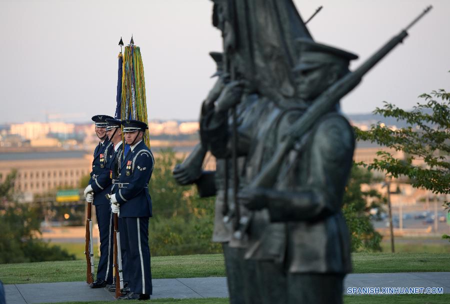 U.S.-ARLINGTON-WORLD WAR II-70TH ANNIVERSARY-COMMEMORATION