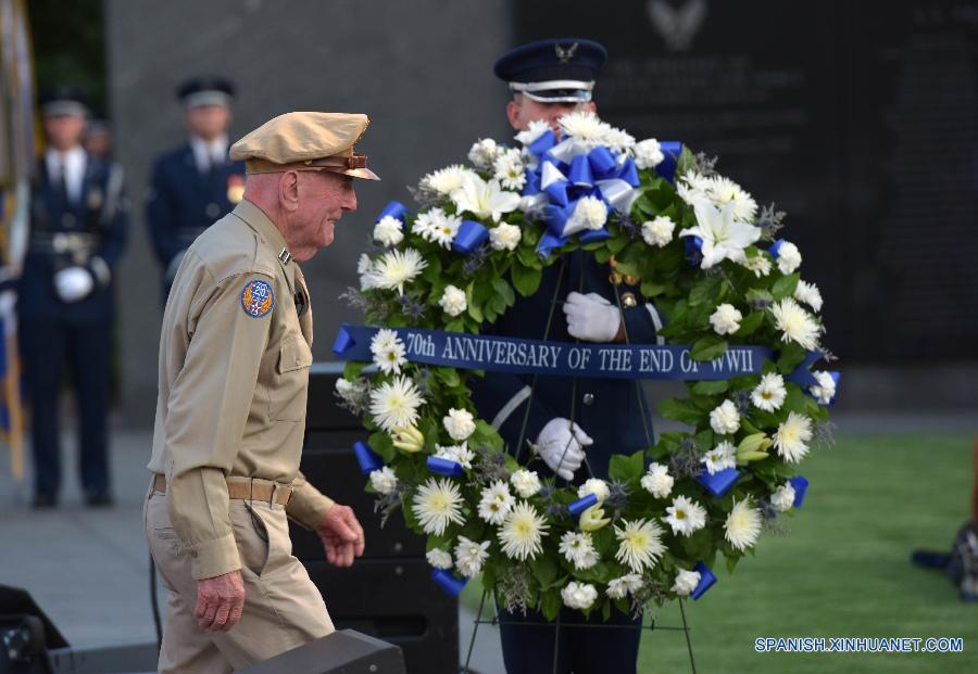 U.S.-ARLINGTON-WORLD WAR II-70TH ANNIVERSARY-COMMEMORATION