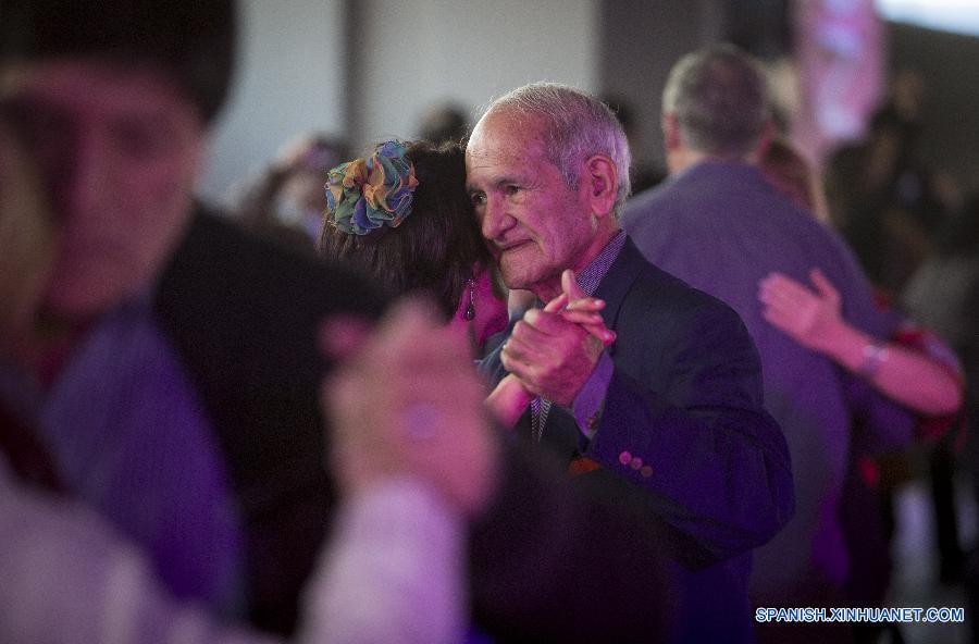 La gente bailó tango durante el festival anual de Tango de Buenos Aires en Buenos Aires, Argentina, el 15 de agosto. 