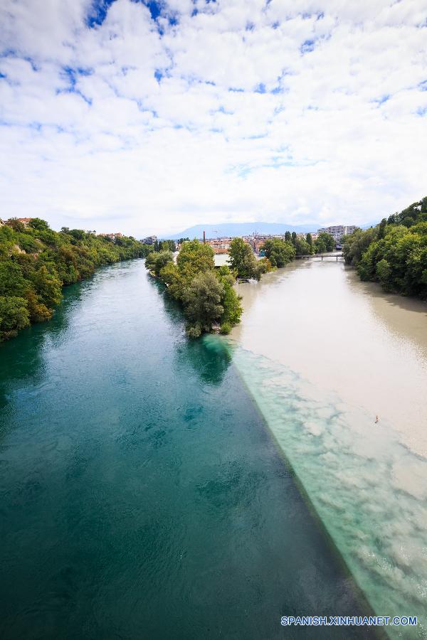 En Saxon de Ginebra, Suiza donde el río Rhone y el río Arve se juntan, lo que crea un fenómeno natural y único. 