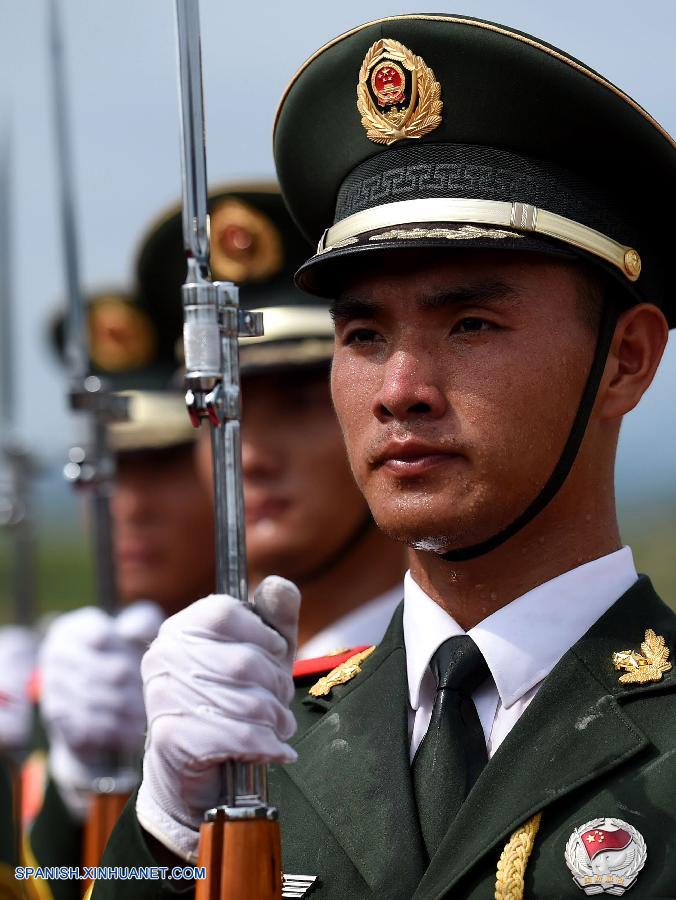 Entrenamiento de escolta de Bandera Nacional para desfile militar