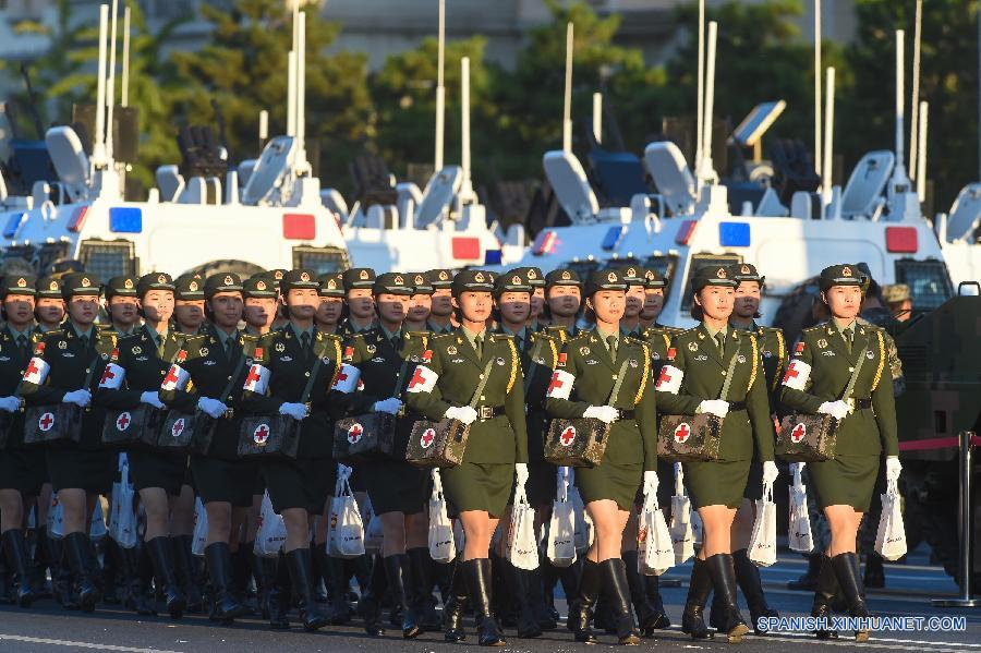 Unos 12.000 militares, y veteranos de la Segunda Guerra Mundial y sus familiares se reunieron alrededor de la Plaza de Tian'anmen de Beijing hoy jueves por la mañana, listos para el desfile del Día de la Victoria.