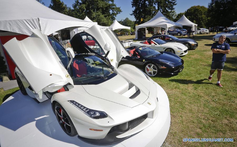 Varios coches lujosos están exhibidos en una exhibición de coches lujosos en Vancouver, Cananda el 11 de septiembre. La exposición de dos días de duración muestra más de 180 coches lujosos y limitados. 