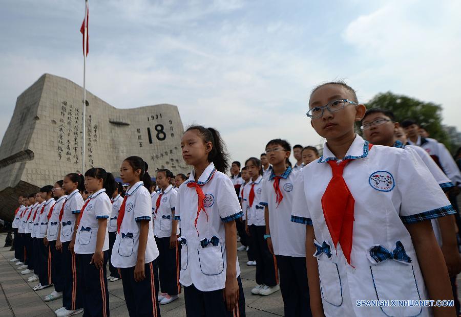 Veteranos asistieron a una ceremonia para conmemorar el 84 aniversario de la incidencia del 18 de septiembre en Shengyang, capital de la provincia noreste china de Liaoning, el 18 de septiembre de 2015. El día de 18 de septiembre de 1931, la tropa japonesa estalló una sección de ferrocarril bajo su control cerca de Shengyang, y luego acusó a la tropa china del daño como pretexto para un ataque. Ellos bombardearon campamentos cerca de Shengyang en la misma noche, de esta manera inició la invasión armada al noreste de China. La incidencia fue seguida por la invasión completa de Japón a China y el resto de Asia, y causando la guerra contra la agresión japonesa. 