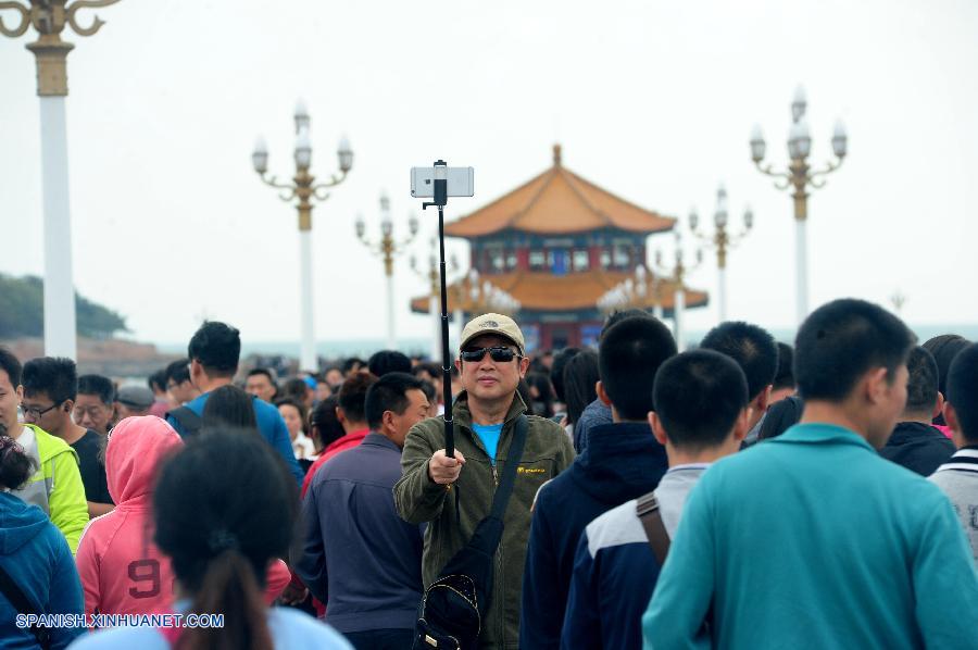 Muchos turistas viajan en vacaciones del Día Nacional