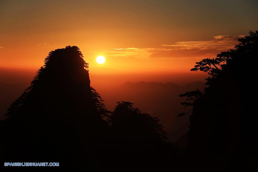 Bello paisaje en otoño en China