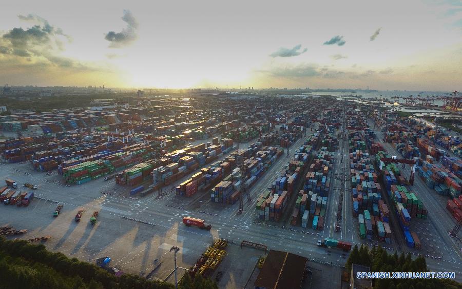 Una foto aérea muestra la Zona de Libre Comercio Piloto Shanghai de China, este de China el 15 de septiembre. 