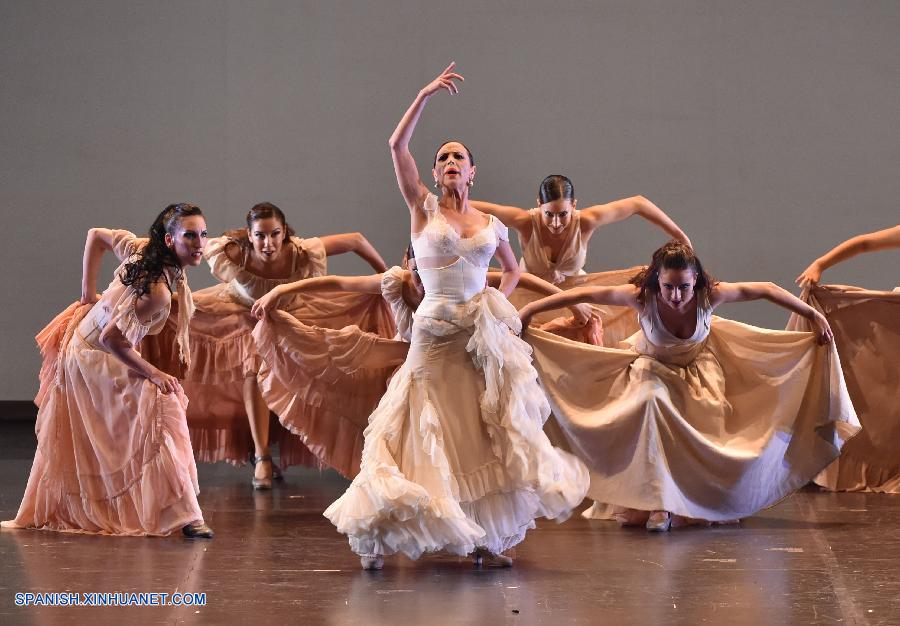 Siendo parte del Festival de Baile del Gran Teatro Nacional de China, miembros de la compañía de danza Aida Gómez, presentan la puesta en escena 'Carmen' en forma de Flamenco el día 4 de octubre. Basada en una novela del mismo título de Prosper Merimee, Carmen es una de las óperas más populares de Bizet.