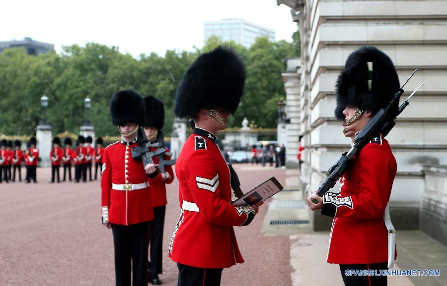 BRITAIN-LONDON-ROYAL GUARDS-CHANGING CEREMONY 