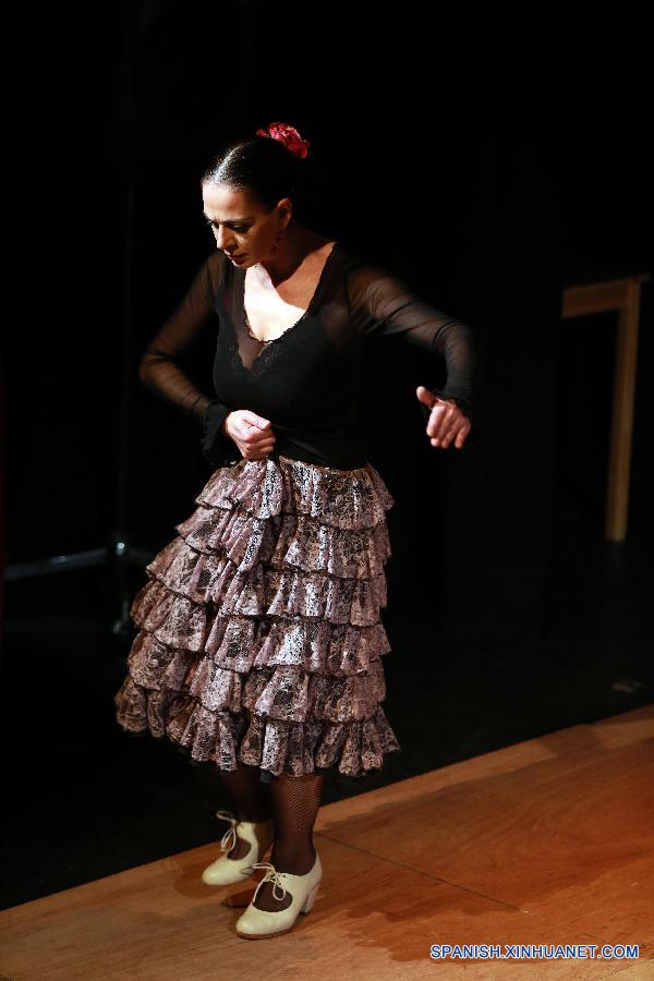 La bailarina española de Flamenco Leonor Moro bailó en el Teatro Internacional en Frankfurt, Alemania, el 18 de octubre de 2015.  