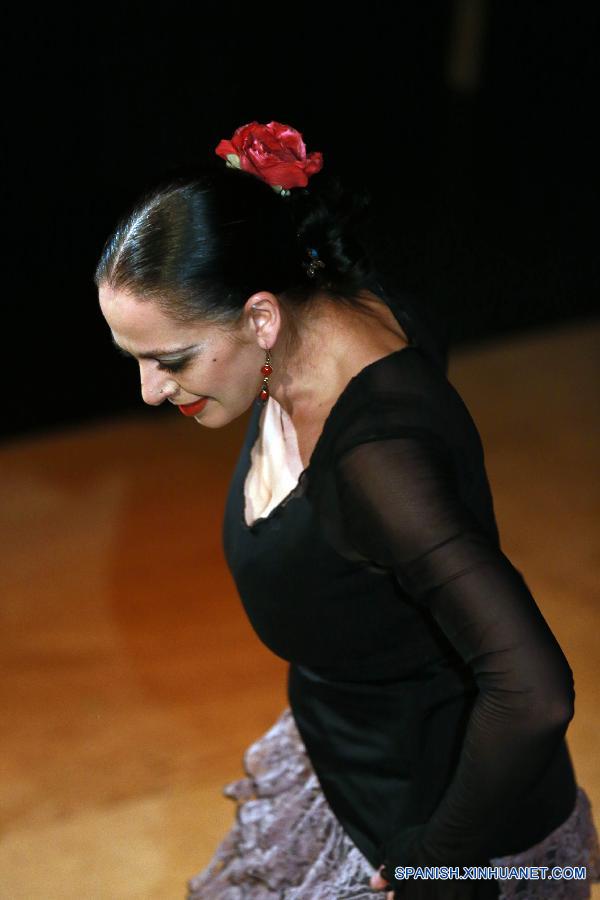 La bailarina española de Flamenco Leonor Moro bailó en el Teatro Internacional en Frankfurt, Alemania, el 18 de octubre de 2015.  