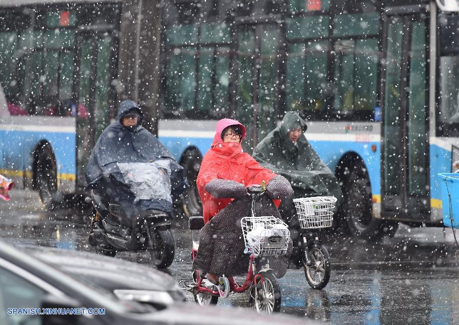 Desde la noche del día 5, nieva en varios distritos de Beijing, la capital de China.