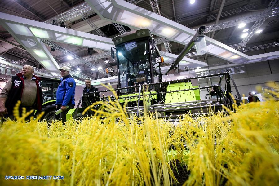 M&aacute;s de 100 empresas chinas participan en la Feria Internacional de Maquinarias Agr&iacute;colas en Hannover 2015 el d&iacute;a 8 de noviembre, la cual es la feria de m&aacute;xima escala en el campo de maquinaria agr&iacute;cola del mundo. 