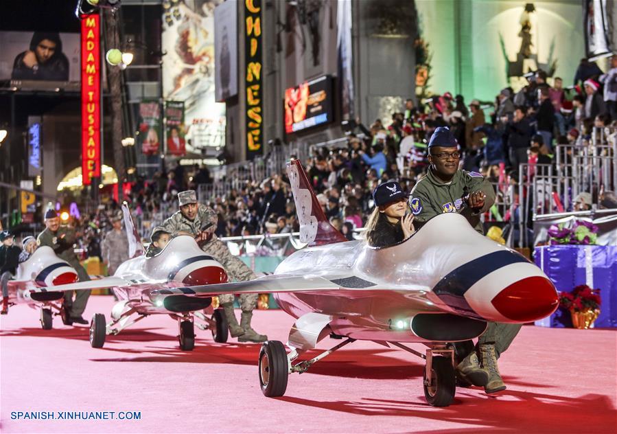 EEUU: Desfile de Navidad de Hollywood en Los Angeles