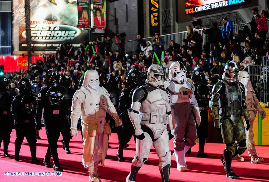 EEUU: Desfile de Navidad de Hollywood en Los Angeles