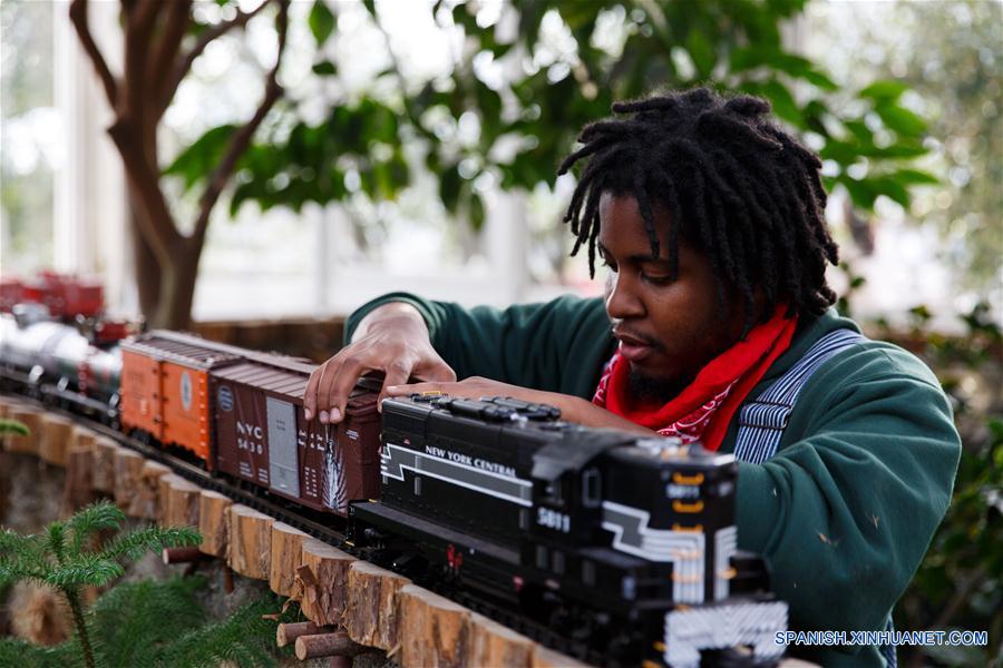 U.S.-NEW YORK-HOLIDAY TRAIN SHOW