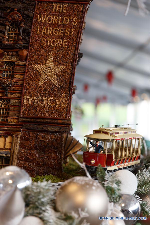 U.S.-NEW YORK-HOLIDAY TRAIN SHOW