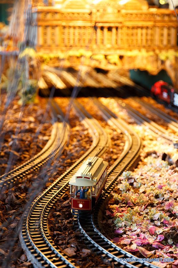U.S.-NEW YORK-HOLIDAY TRAIN SHOW