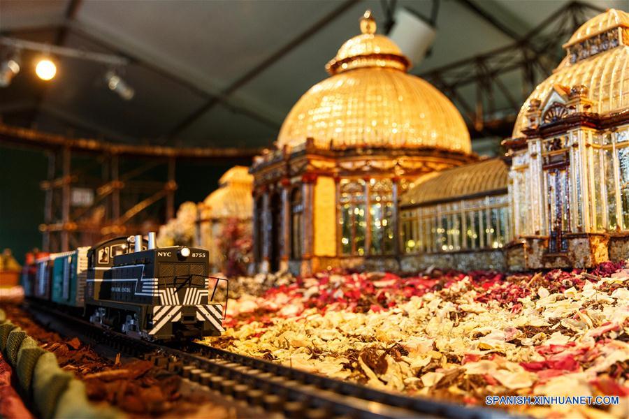 U.S.-NEW YORK-HOLIDAY TRAIN SHOW