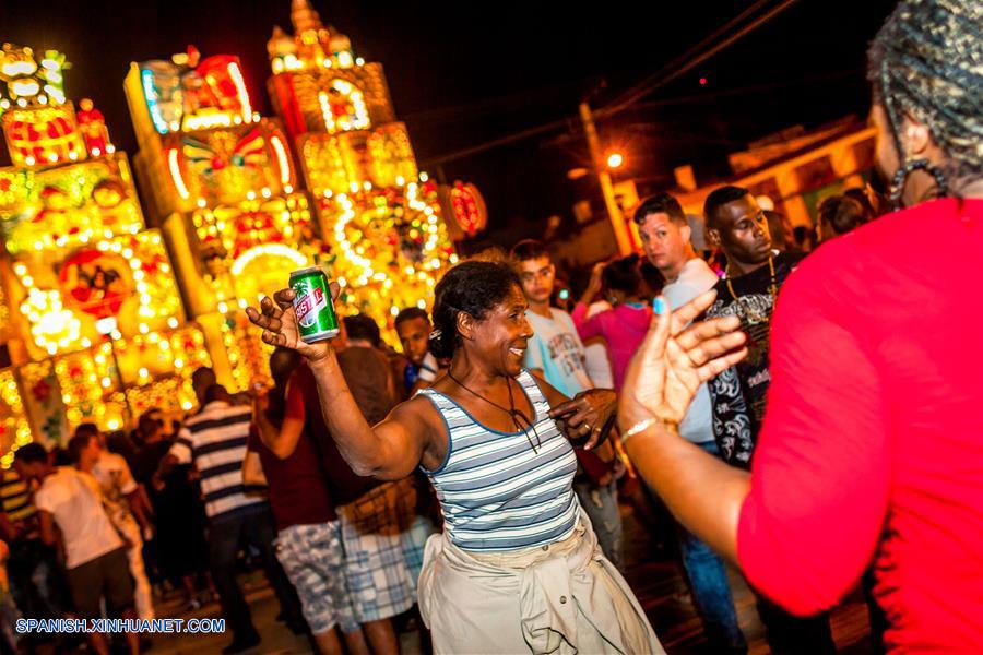 Como una de las fiestas más arraigadas en la tradición cubana, la 'Charangas' fue seleccionada como patrimonio cultural de Cuba en 2015.