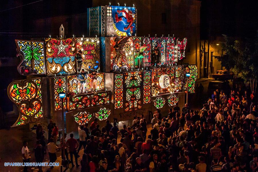 Como una de las fiestas más arraigadas en la tradición cubana, la 'Charangas' fue seleccionada como patrimonio cultural de Cuba en 2015.