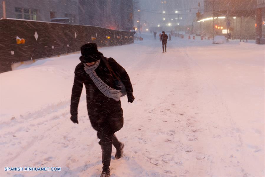 EEUU: Tormenta de nieve azota Nueva York