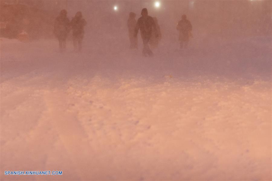 EEUU: Tormenta de nieve azota Nueva York