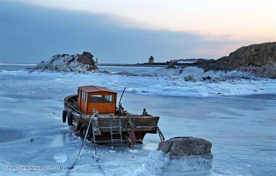 Fotos de Xinhua de la semana 0118-0124: China, Mundo de hielo y nieve