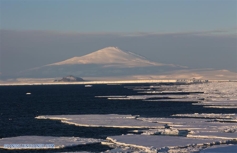 ANTARCTICA-XUELONG-ROSS SEA-SCENERY (CN)