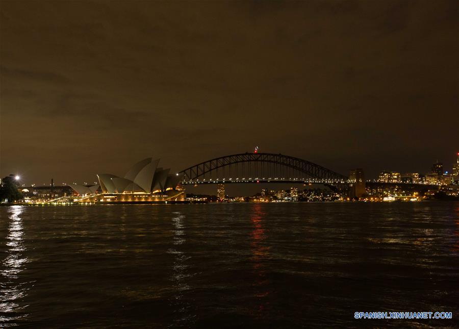 AUSTRALIA-SYDNEY-EARTH HOUR