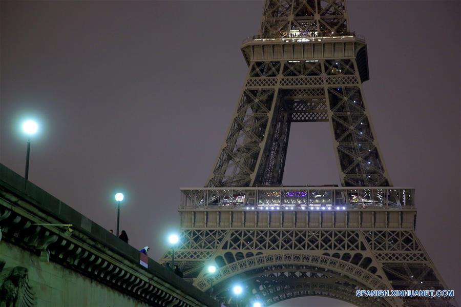 FRANCE-PARIS-EARTH HOUR