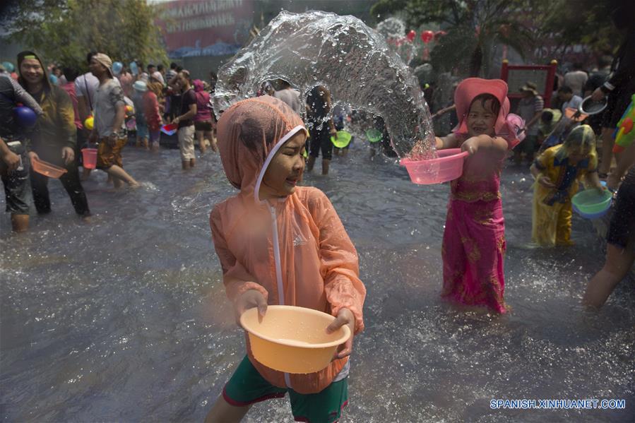 #CHINA-YUNNAN-JINGHONG-WATER-SPRINKLING FESTIVAL (CN) 