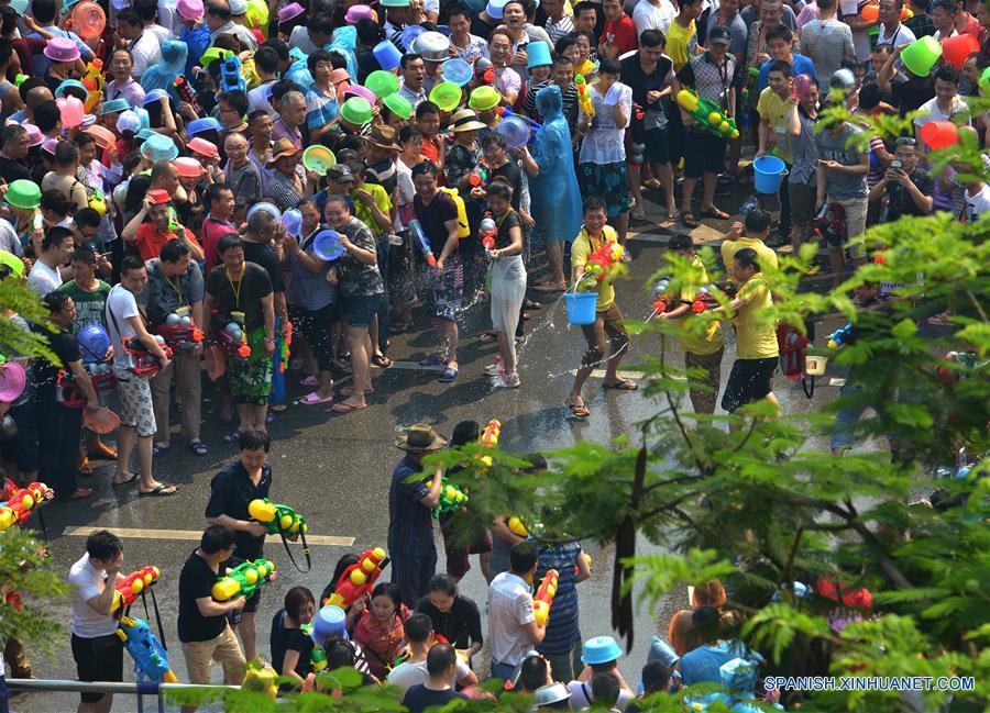 #CHINA-YUNNAN-JINGHONG-WATER-SPRINKLING FESTIVAL (CN) 