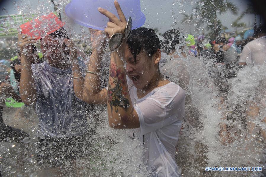 #CHINA-YUNNAN-JINGHONG-WATER-SPRINKLING FESTIVAL (CN) 