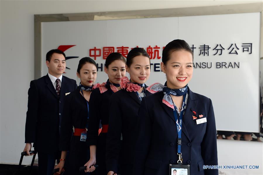 CHINA-GANSU-TWIN SISTERS-FLIGHT STEWARDESS (CN)