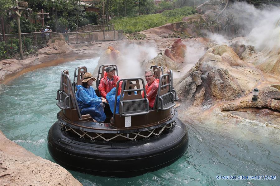 (10)CHINA-SHANGHAI-INDUSTRIA-DISNEYLANDIA 