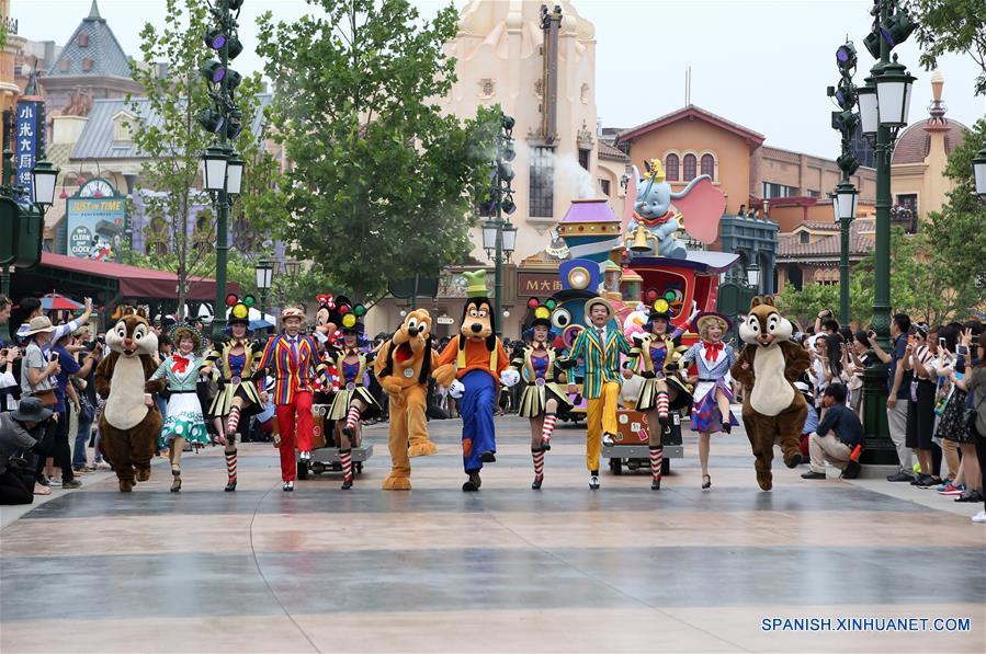 (12)CHINA-SHANGHAI-INDUSTRIA-DISNEYLANDIA 
