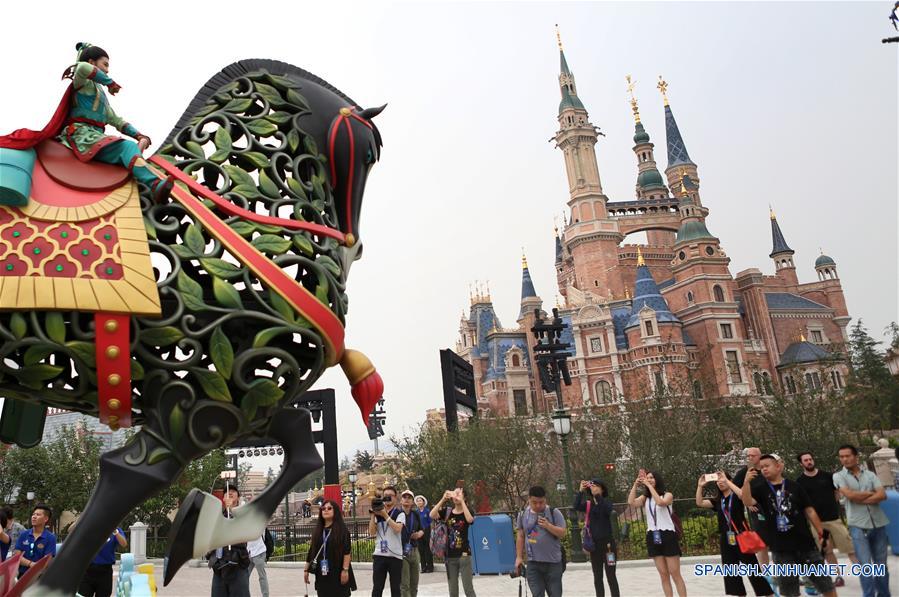 (3)CHINA-SHANGHAI-INDUSTRIA-DISNEYLANDIA 