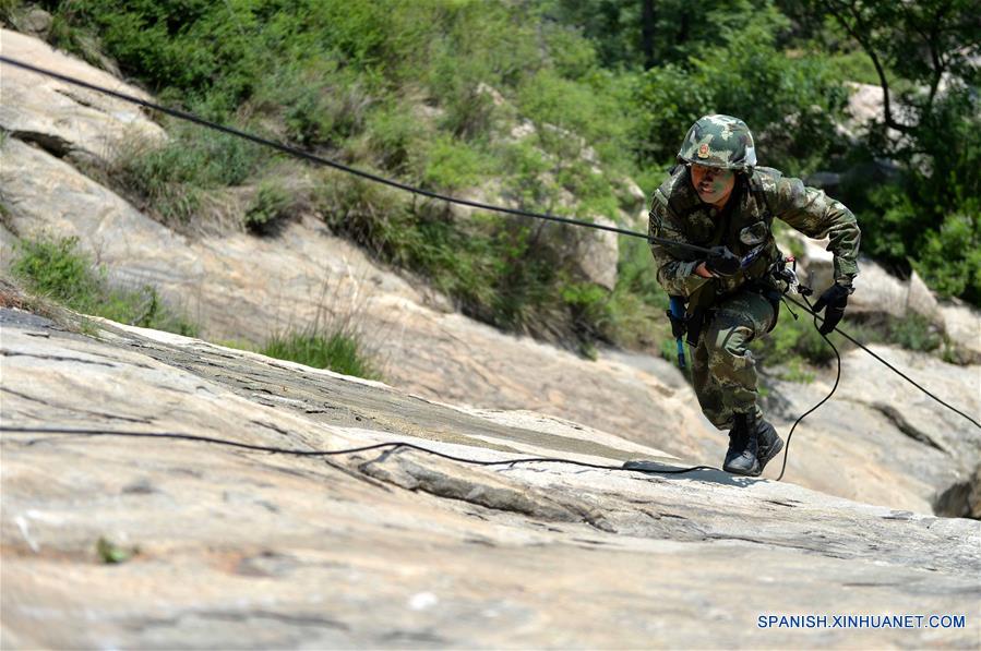 (1)CHINA-SHANDONG-MILITARES-ENTRENAMIENTO