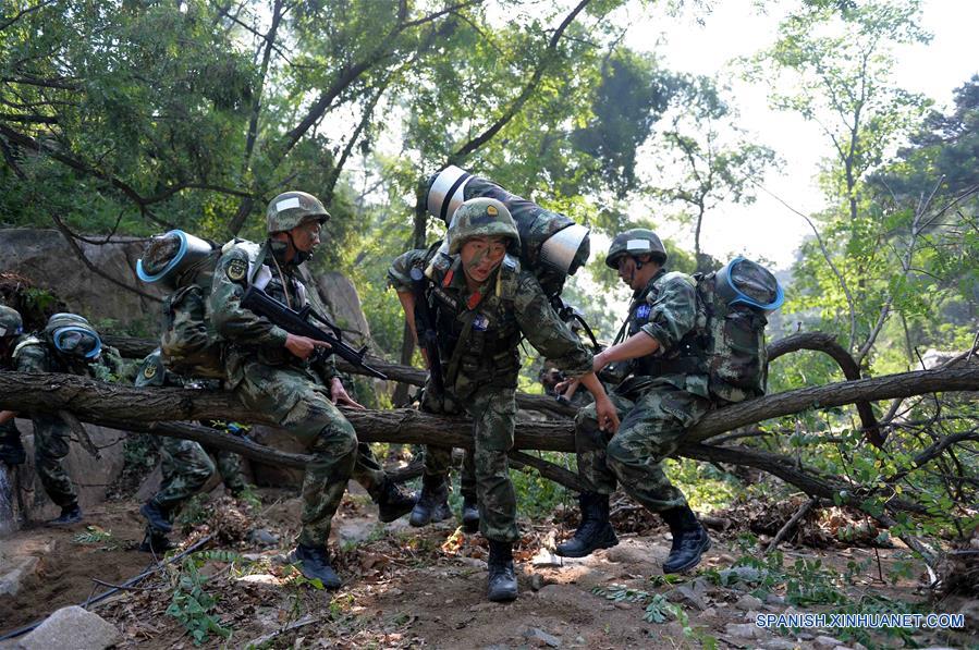 (3)CHINA-SHANDONG-MILITARES-ENTRENAMIENTO
