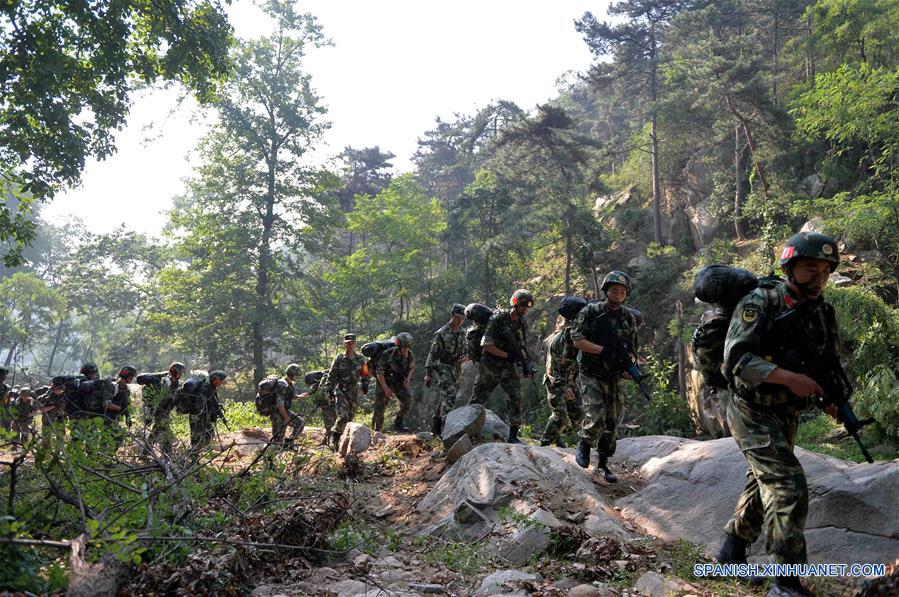 (4)CHINA-SHANDONG-MILITARES-ENTRENAMIENTO