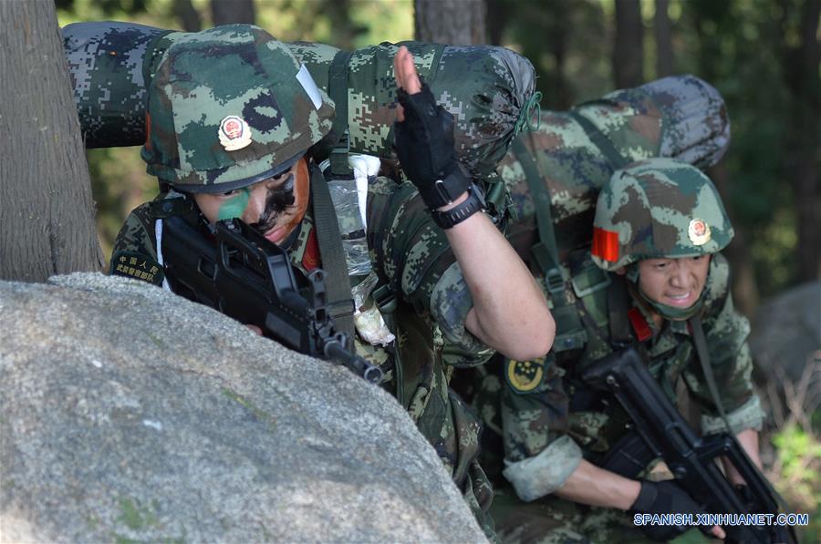 (5)CHINA-SHANDONG-MILITARES-ENTRENAMIENTO